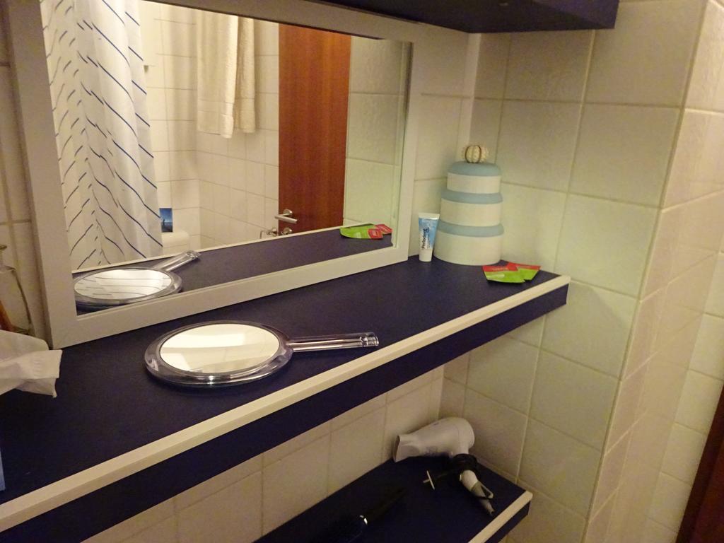 Guest Apartment Unterbach Dusseldorf Bilik gambar